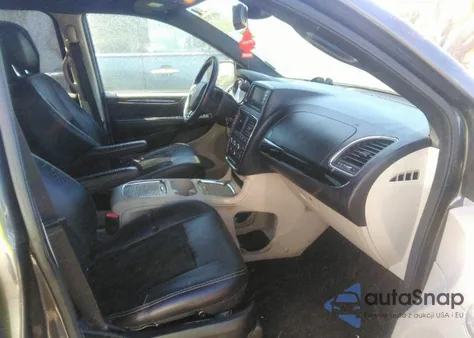 2018 Dodge Grand Caravan Sxt z USA, uszkodzony, nr VIN 2C4RDGCG5JR299294